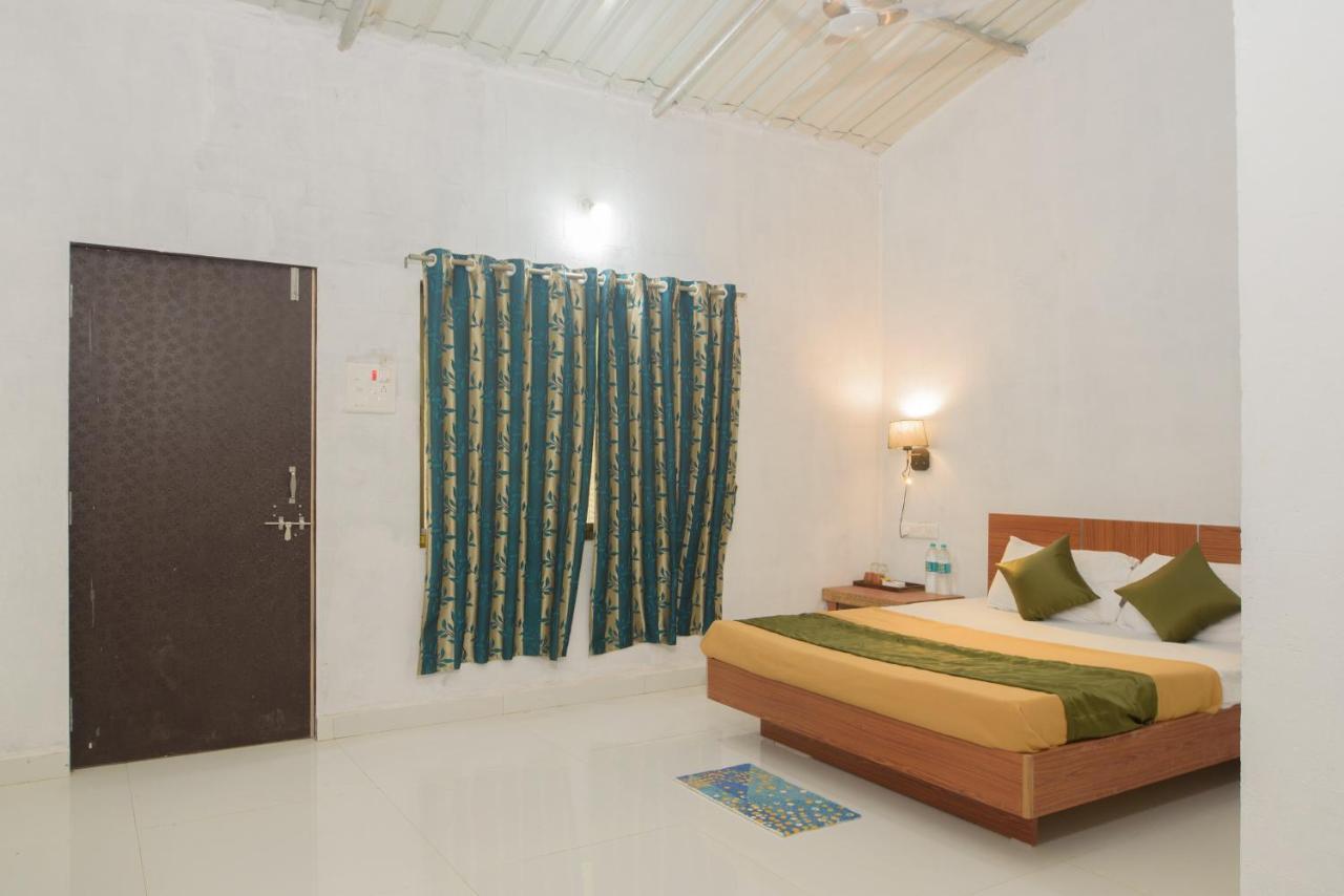 Prajakta Rest House Alibag Luaran gambar