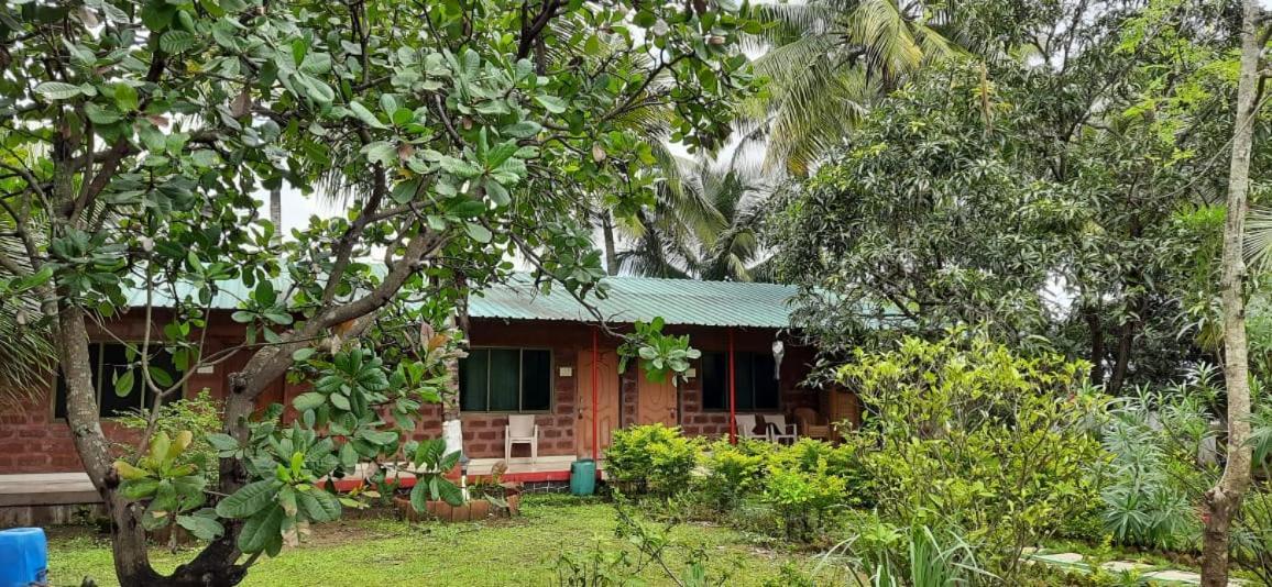 Prajakta Rest House Alibag Luaran gambar