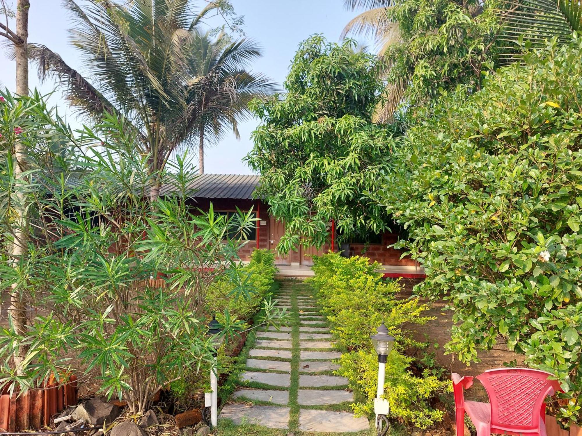 Prajakta Rest House Alibag Bilik gambar