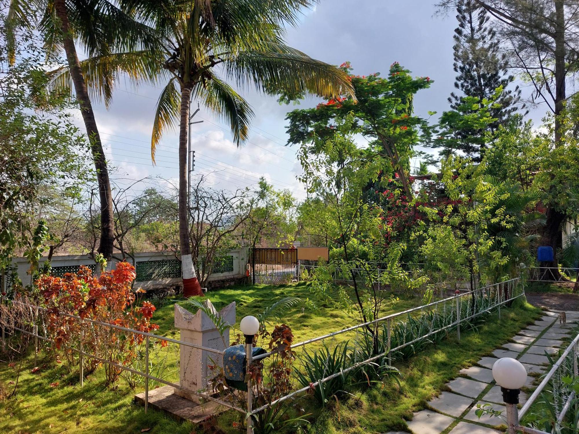Prajakta Rest House Alibag Bilik gambar