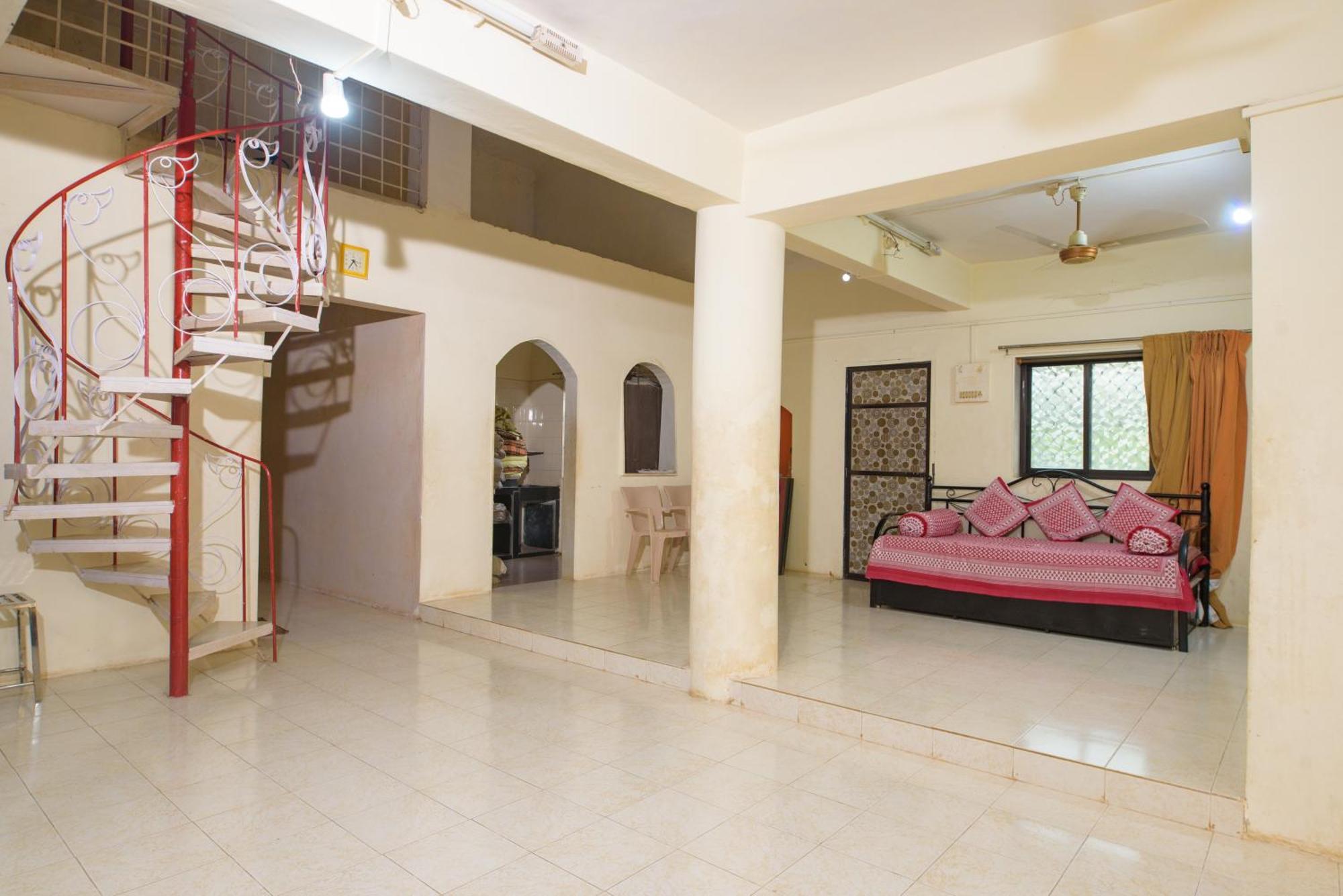 Prajakta Rest House Alibag Bilik gambar